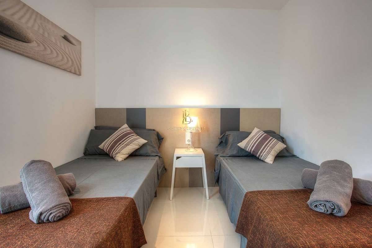 Apartment in Playa D’en Bossa- Ref: 331306